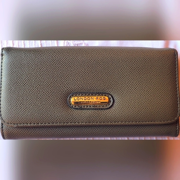 New London Fog Collection Womens Flap Wallet Olive Grn Lara Texture Coin Purse - Picture 1 of 8